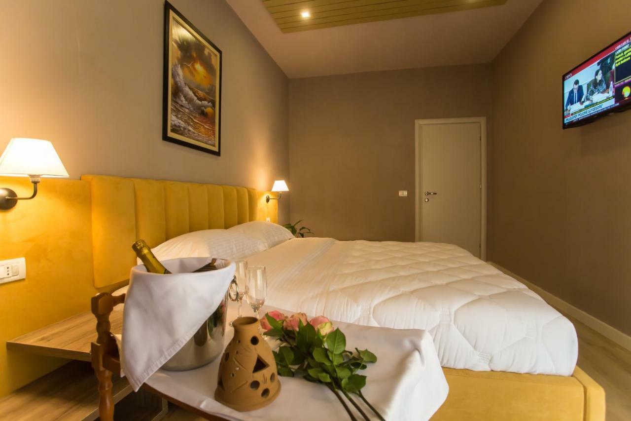 Vila Verde Beach Hotel ドゥラス エクステリア 写真