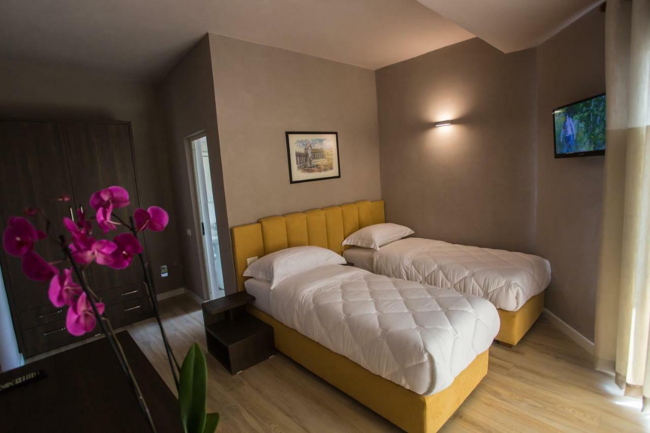 Vila Verde Beach Hotel ドゥラス エクステリア 写真